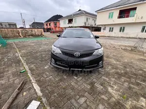Toyota Camry SE 4dr Sedan (2.5L 4cyl 6A) 2013 Black
