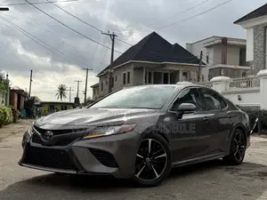 Toyota Camry XSE V6 FWD (3.5L 6cyl 8AM) 2018 Gray