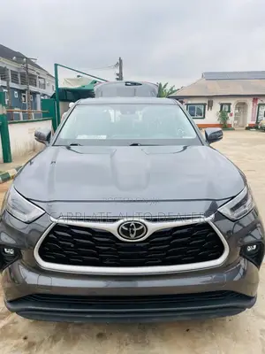 Toyota Highlander L 2021 Gray