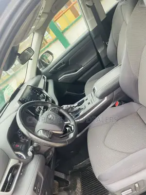Toyota Highlander L 2021 Gray