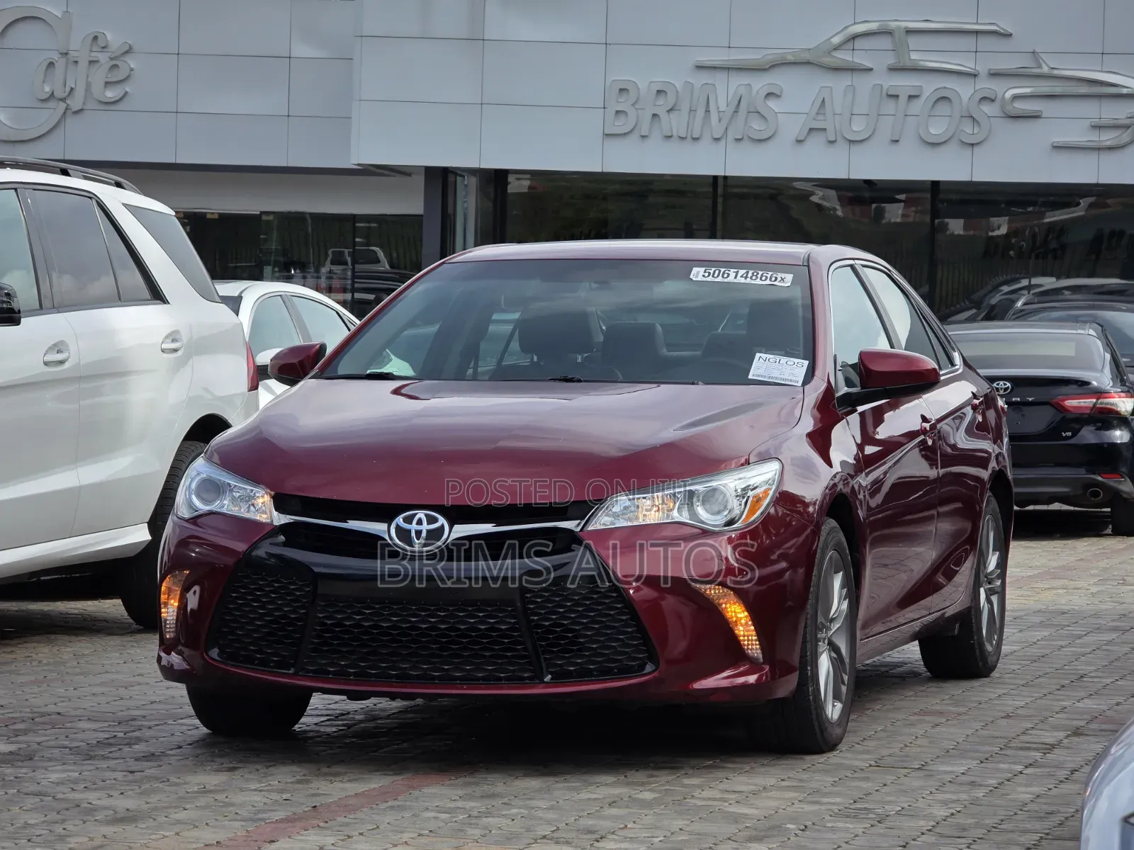 Toyota Camry 2017 Maroon