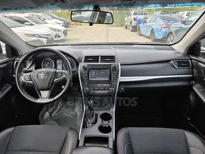 Toyota Camry 2017 Maroon