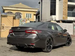 Toyota Camry XSE V6 FWD (3.5L 6cyl 8AM) 2018 Gray