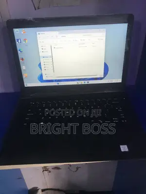 Laptop HP 240 G7 4GB Intel SSD 128GB
