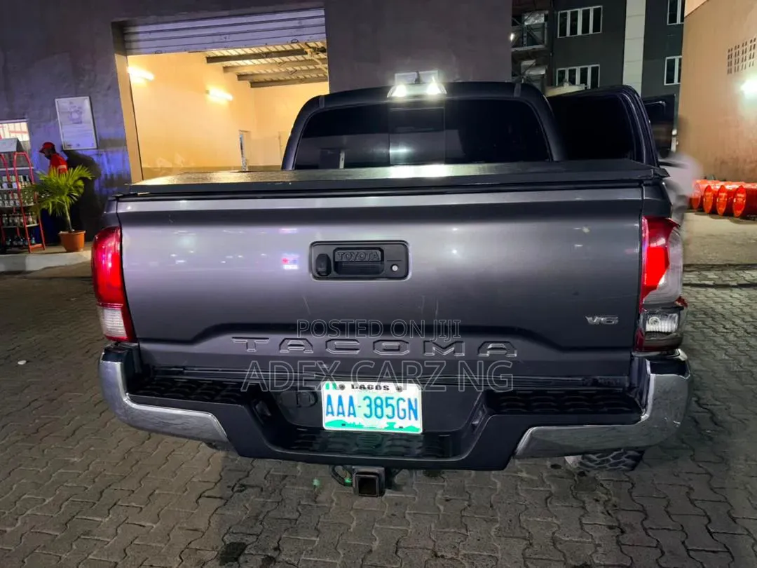 Toyota Tacoma 2017 Black