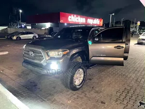 Toyota Tacoma 2017 Black