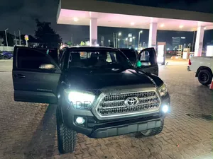 Toyota Tacoma 2017 Black