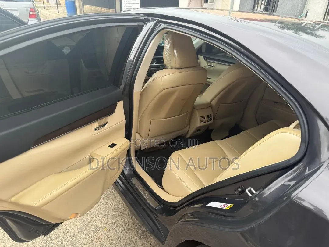Lexus ES 2013 Gray