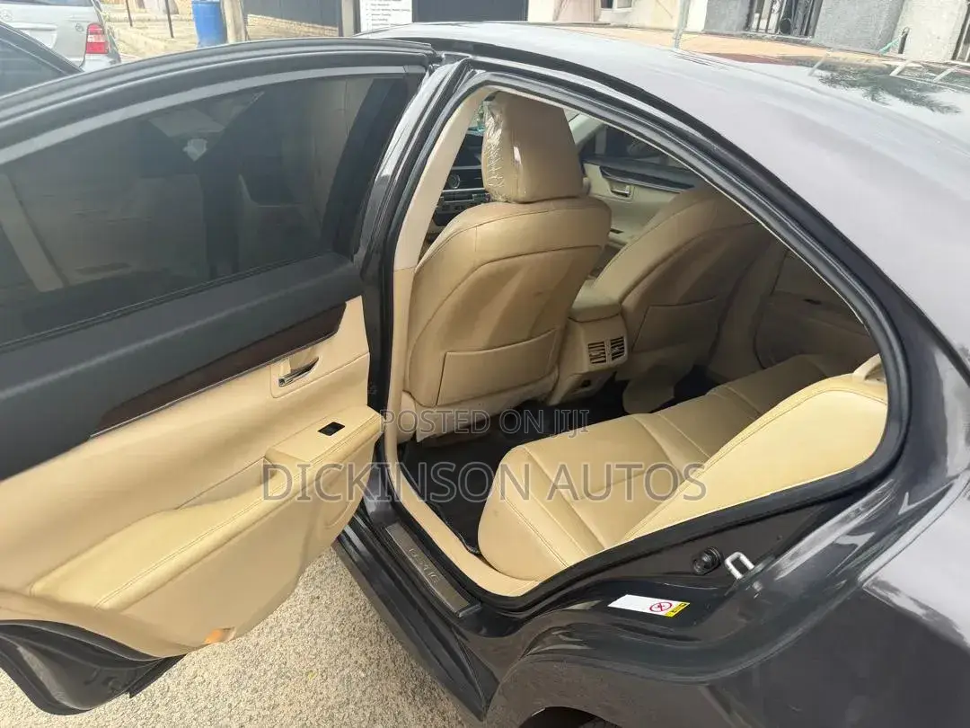 Lexus ES 2013 Gray