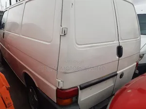 Volkswagen Transporter 2004 White