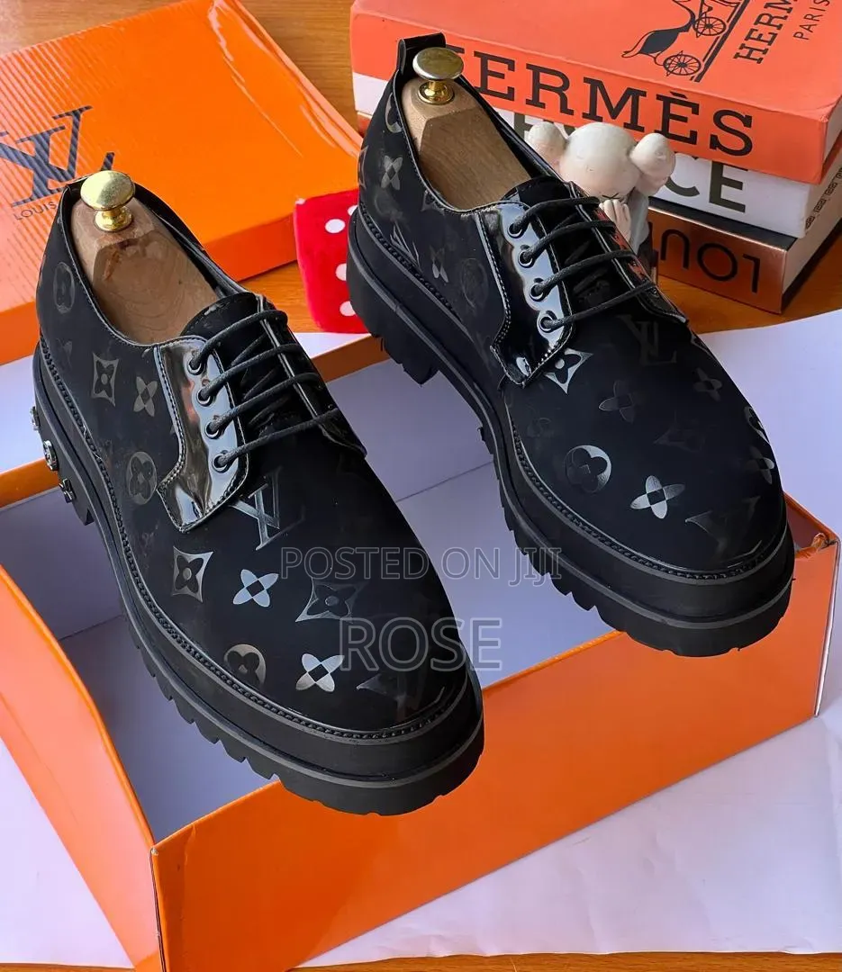 Luxury Men Footwear