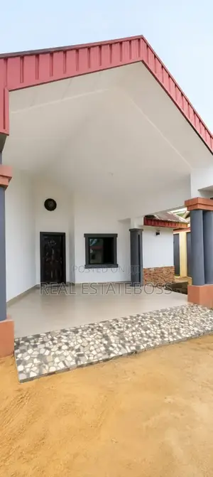 4bdrm Bungalow in Uyo for sale