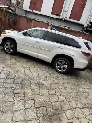 Toyota Highlander Limited 4dr SUV (3.5L 6cyl 6A) 2015 White
