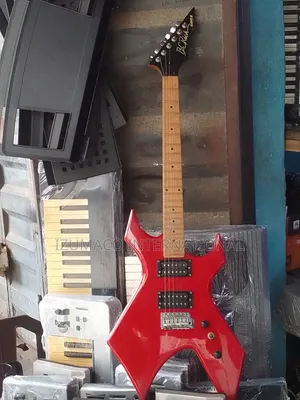 B.C. Rich RAVE11 Lead Electric Guitar Powerful Sound Stylish Design