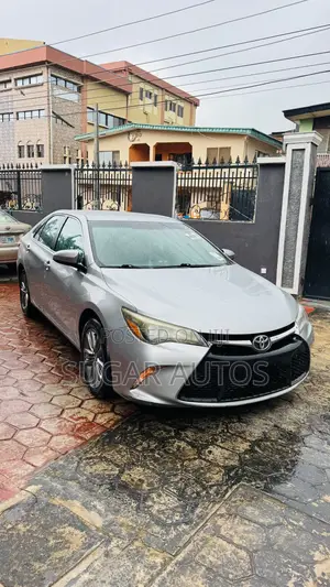 Toyota Camry SE 4dr Sedan (2.5L 4cyl 6A) 2017 Silver