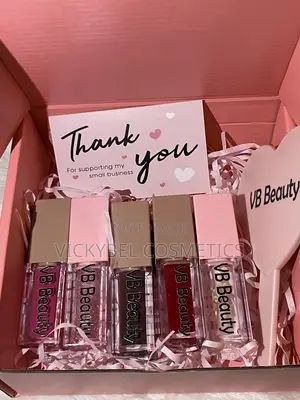 Lipgloss Set and Strip Lashes