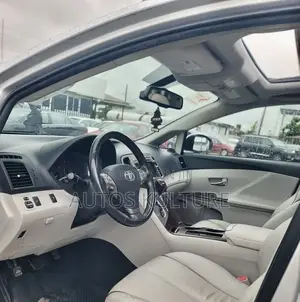 Toyota Venza AWD 2012 Silver