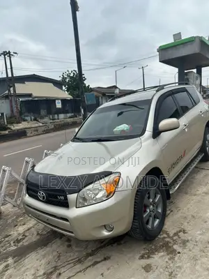 Toyota RAV4 200 4X4 Automatic 2008 Gold