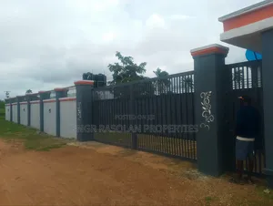 For Fish Pond With Mini Guest House