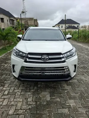 Toyota Highlander XLE 4dr SUV AWD (3.5L 6cyl 6A) 2015 White