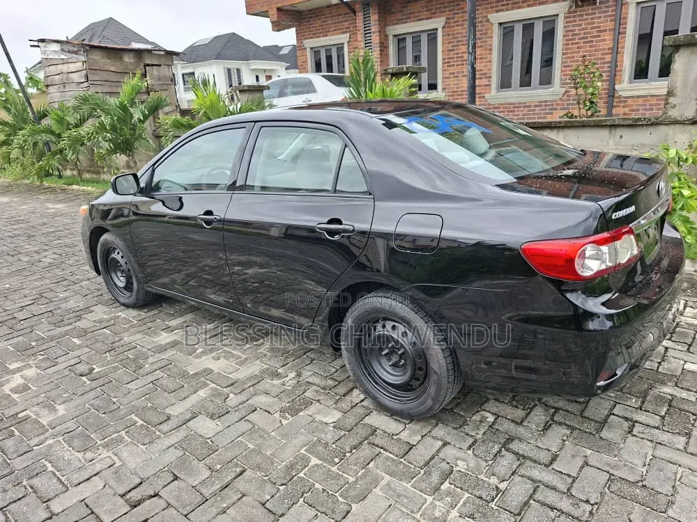 Toyota Corolla 2012 Black