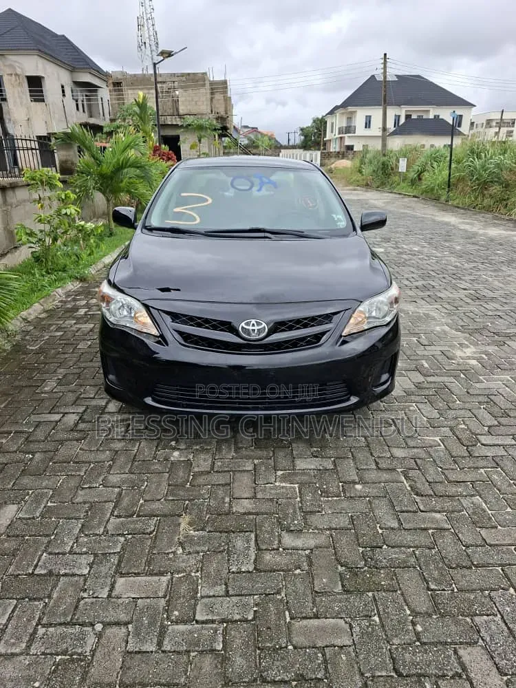 Toyota Corolla 2012 Black