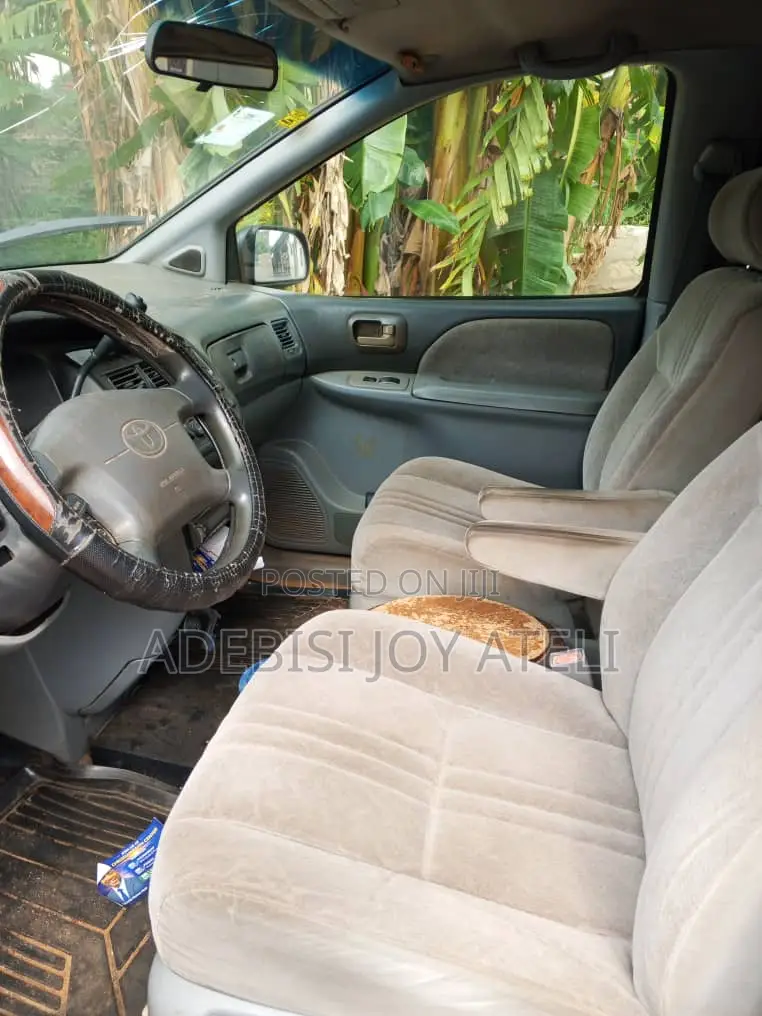 Toyota Sienna 1999 Black