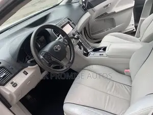 Toyota Venza 2012 White