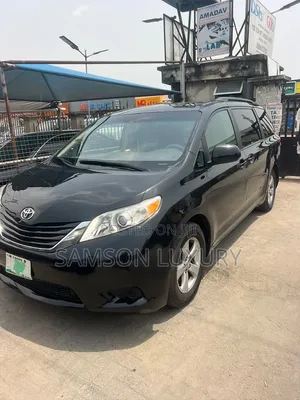 Toyota Sienna 2012 Black