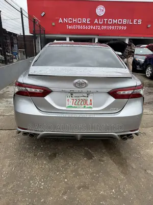 Toyota Camry XSE FWD (2.5L 4cyl 8AM) 2018 Silver