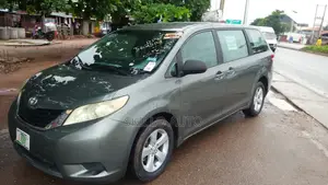Toyota Sienna L FWD 7 Passenger 2013 Green
