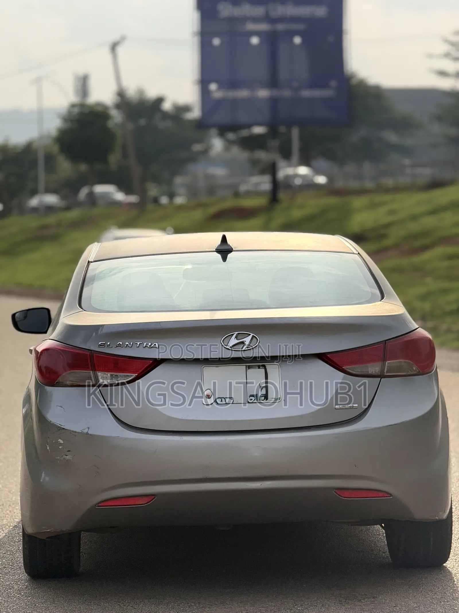Hyundai Elantra Limited 2011 Gray