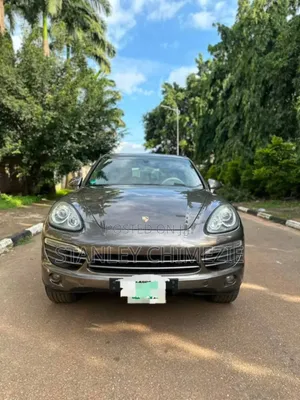 Porsche Cayenne 2015 Brown