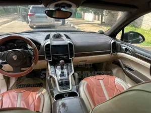 Porsche Cayenne 2015 Brown