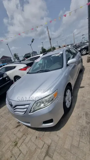 Toyota Camry LE V6 4dr Sedan (3.5L 6cyl 6A) 2011 Silver
