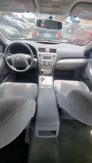 Toyota Camry LE V6 4dr Sedan (3.5L 6cyl 6A) 2011 Silver