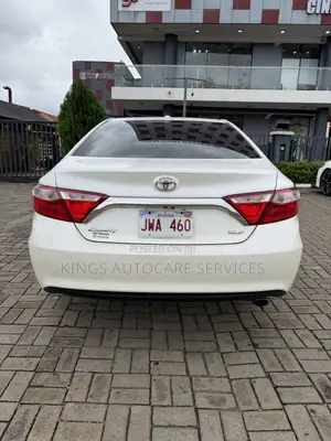 Toyota Camry XLE 4dr Sedan (3.5L 6cyl 6A) 2015 White