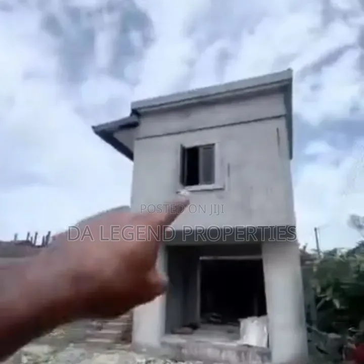 4 Bedroom Duplex With Servants Quarters