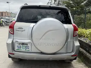 Toyota RAV4 Limited 2007 Silver