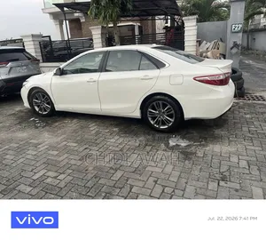 Toyota Camry SE 4dr Sedan (2.5L 4cyl 6A) 2015 White