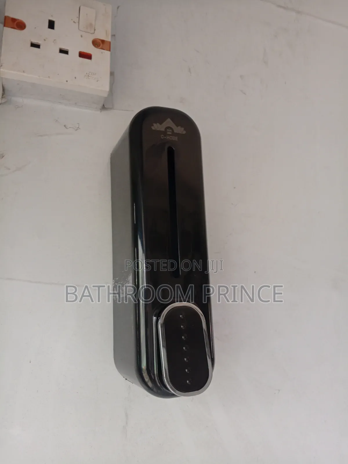 Shining Black Manual Liquid Soap Dispenser