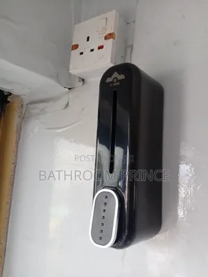 Shining Black Manual Liquid Soap Dispenser