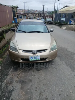 Honda Accord 2004 Gold