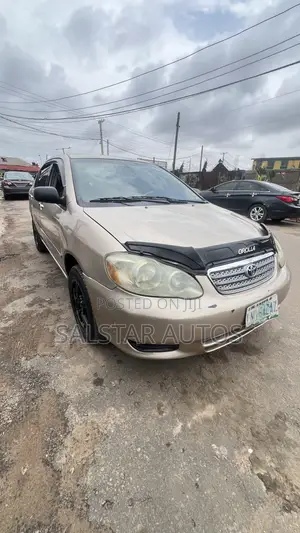 Toyota Corolla LE 2005 Gold