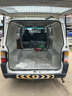 Mitsubishi L300 2007 White