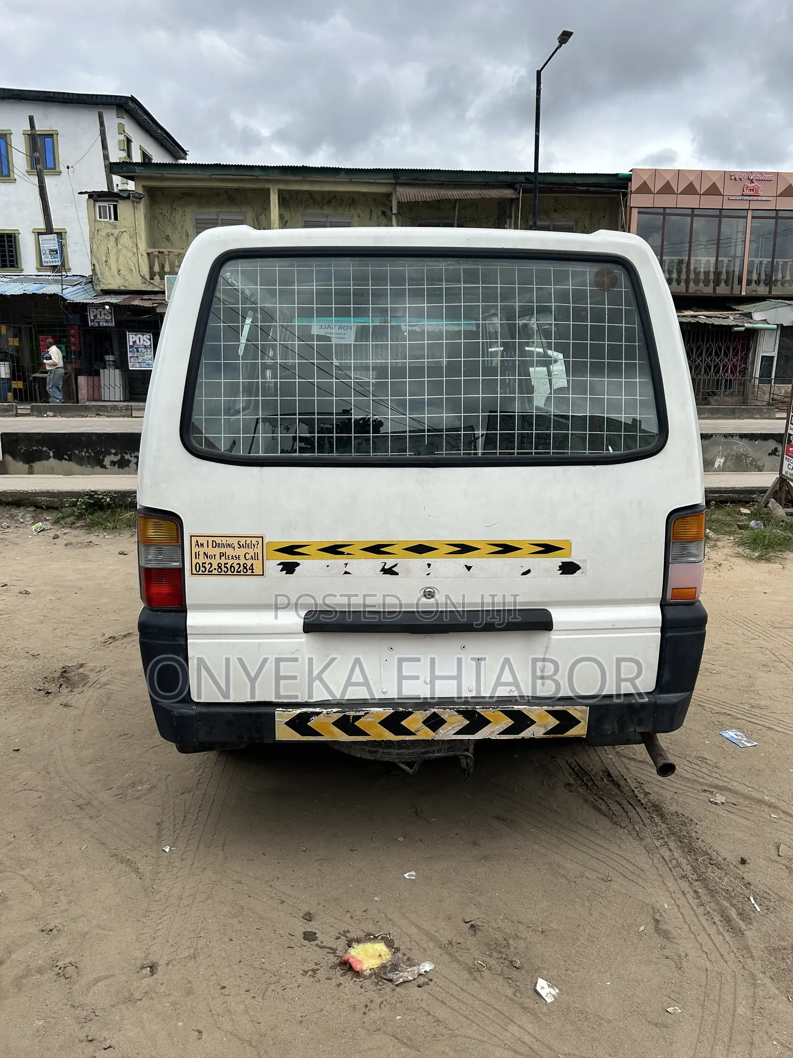 Mitsubishi L300 2007 White