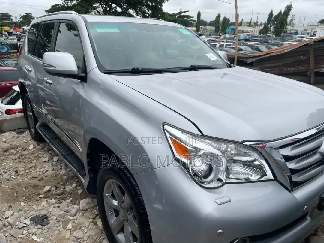 Lexus GX 2012 Silver