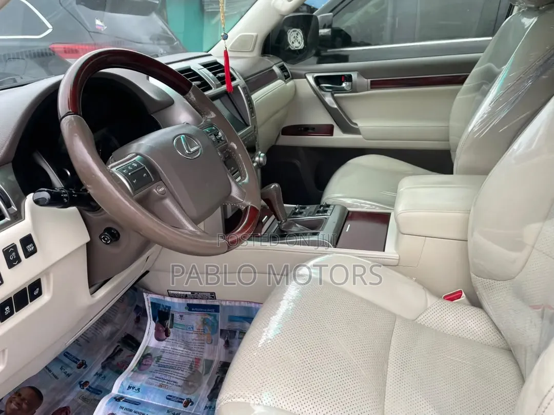 Lexus GX 2012 Silver