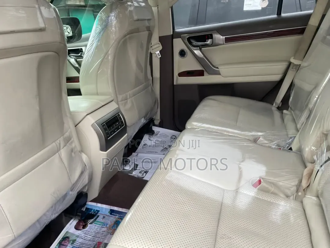 Lexus GX 2012 Silver