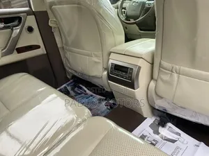 Lexus GX 2012 Silver